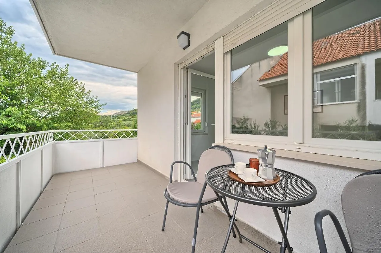 アパート Adriatic Retreat Meje, 4 Min Walk To The Beach スプリト