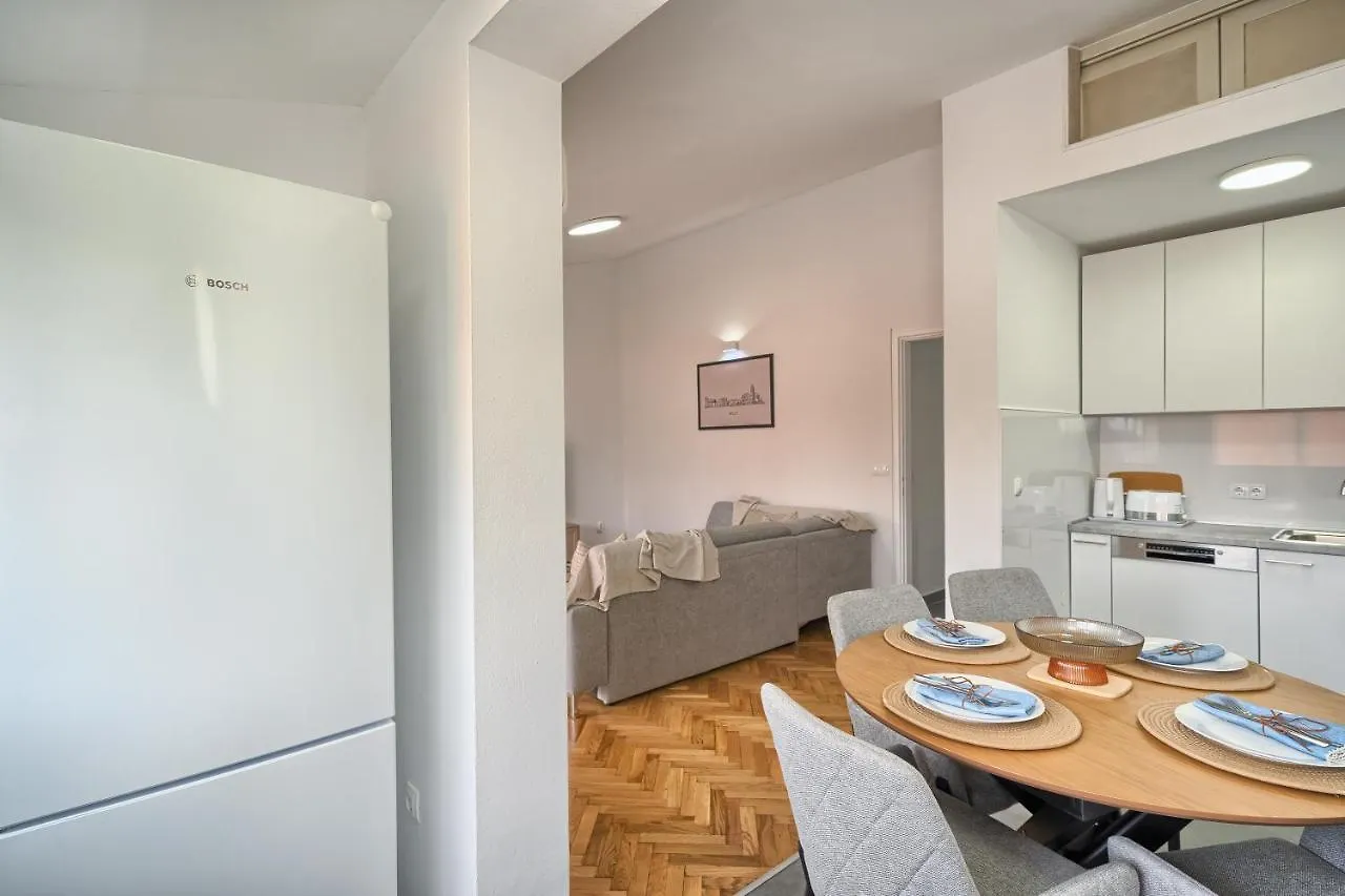 Adriatic Retreat Meje, 4 Min Walk To The Beach スプリト アパート