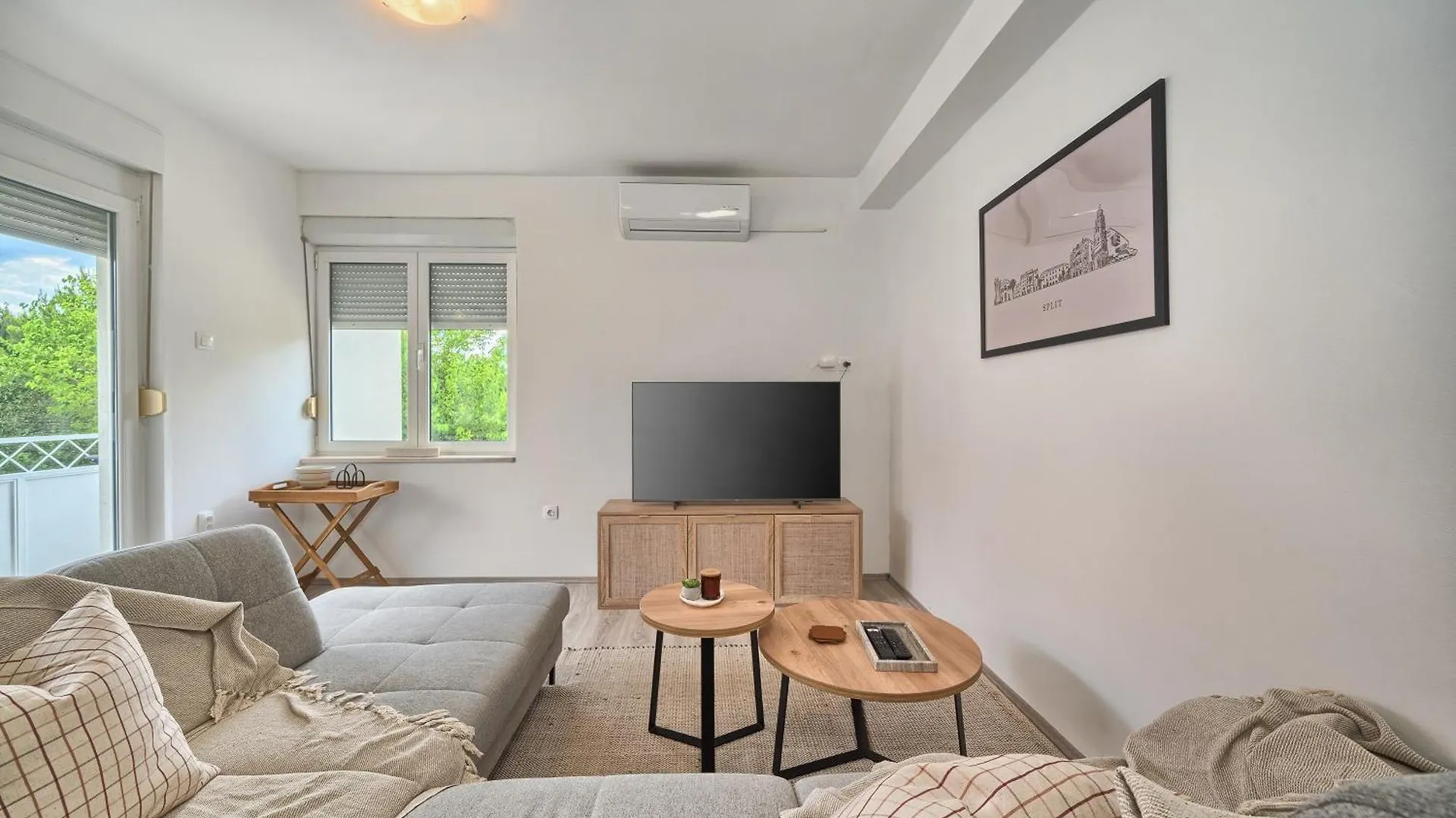アパート Adriatic Retreat Meje, 4 Min Walk To The Beach スプリト