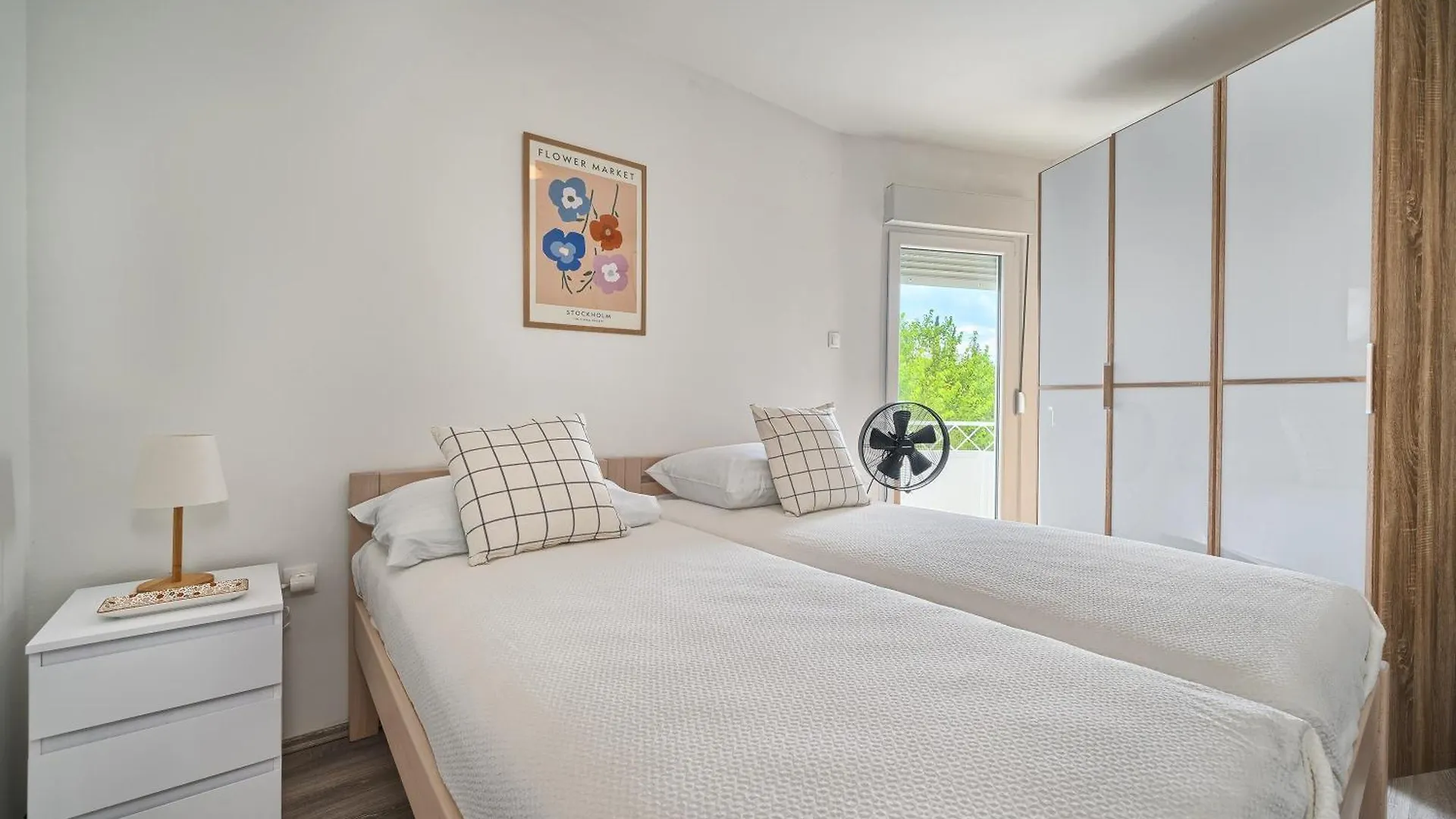 Adriatic Retreat Meje, 4 Min Walk To The Beach スプリト アパート